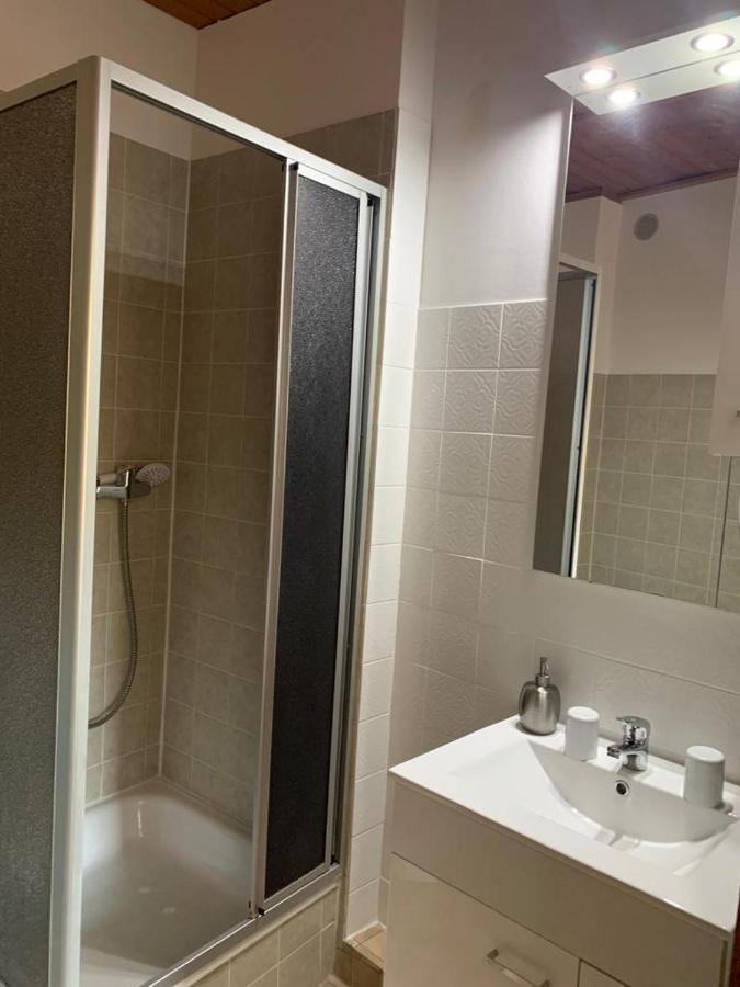 Hotelzimmer Im Alten Reihenhaus Auf Der Stadtmauer Bacharach Extérieur photo